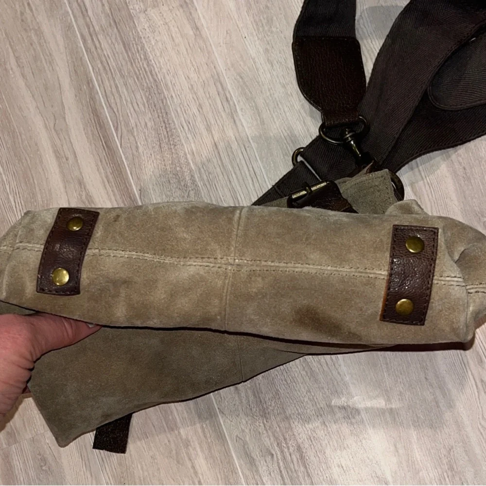 Mi Mu olive green/beige suede unisex Messenger Bag